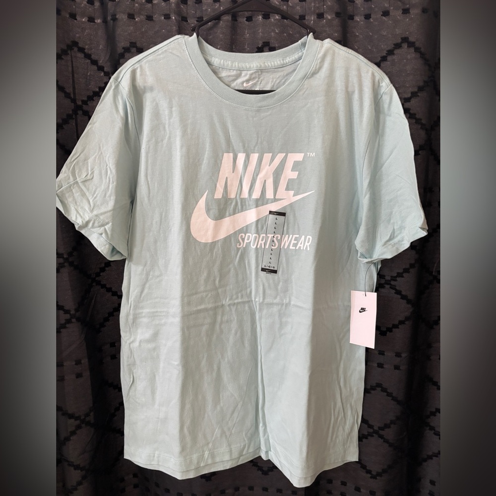 NWT Nike Women’s or Mens Classic Tee
